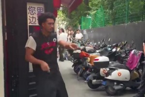 乌迪内斯vs热那亚在线直播免费观看_乌迪内斯vs热那亚在线直播观看免费_乌迪内斯vs热那亚全场回放免费观看敬业！麦凯恩在上海跳舞，工作人员：非常抱歉能再来一条吗？